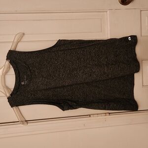 Gap workout shirt XS
